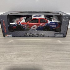 2006 Team Caliber Mark Martin #6 AAA 1/24 Diecast