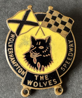 WOLVERHAMPTON WOLVES 1965 GOLD SPEEDWAY BADGE