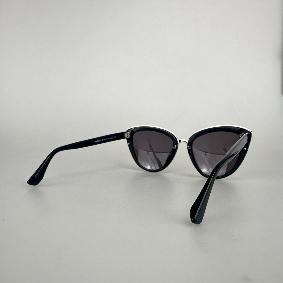 MVMT MARQUEE CAT EYE ACETATE SUNGLASSES GLOSSY BLACK/SILVER/GREY LENS With Case Mowa 01 2025 Bold Collection Black acetate frame Black  main image 2