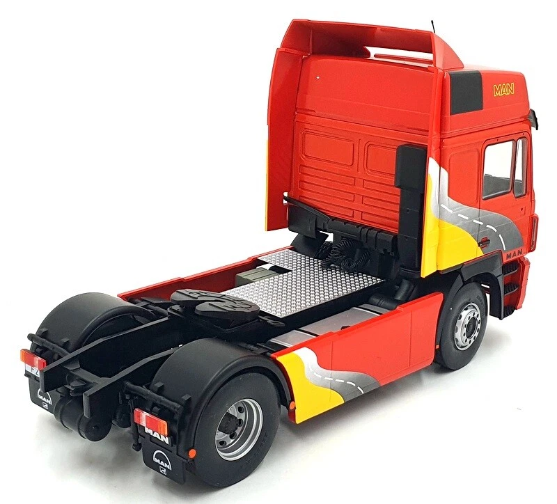 Model Car Group MCG 1/18 Scale Model Truck MCG18135 - MAN F2000 - Red - Изображение 2 из 4