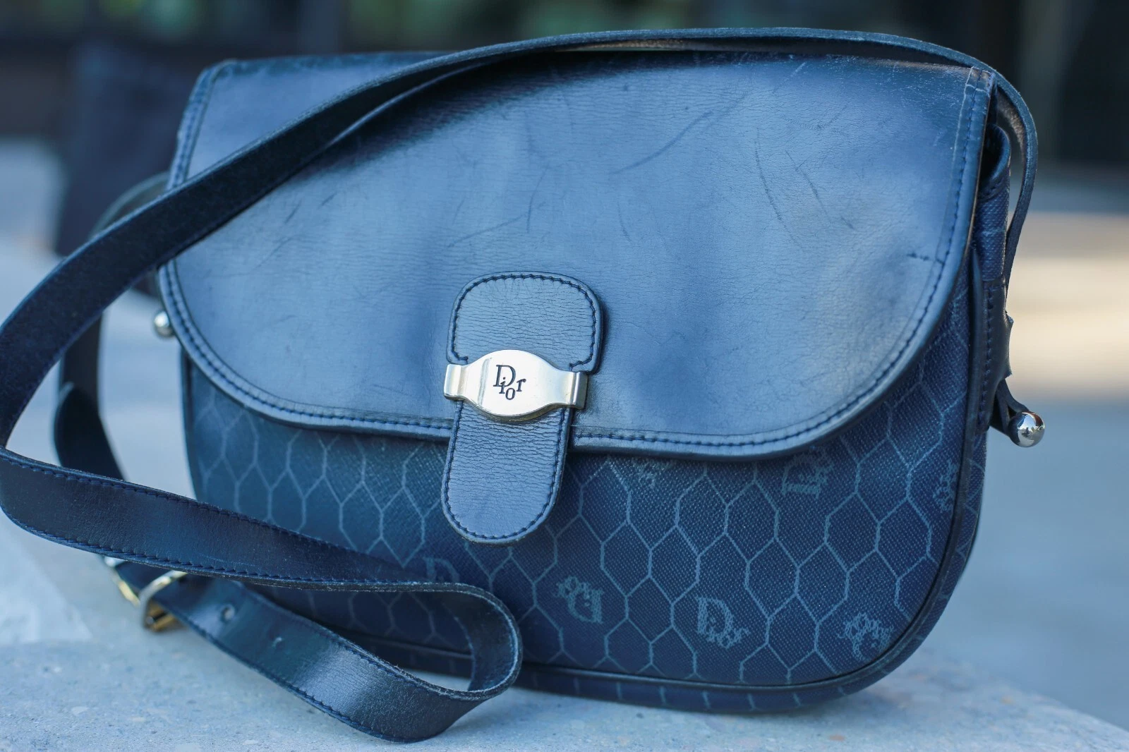 Sac bandoulière Christian Dior vintage nid d'abeille PVC cuir bleu marine
