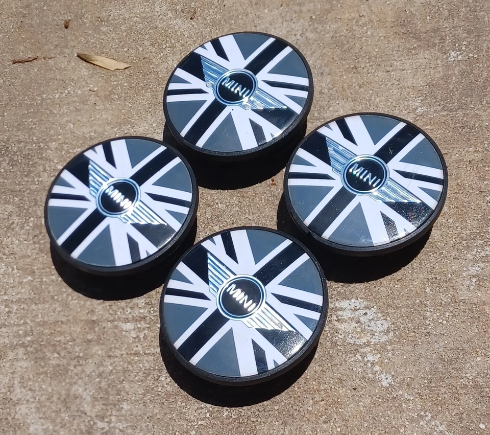 Mini Cooper center cap set of 4, flag, 2007-2014 p/n 224059-10, 3613 1171 069 - Image 2 of 3