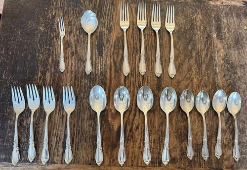International Sterling 26 Pce Flatware 28.1 Oz w/o Knives (knives=16.1) No Mono