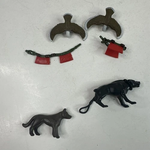 Vintage GI Joe Accessories Spirit’s Falcon And Belt (x2), Mutt With Leash J1