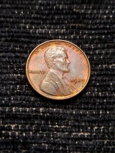 1929 Lincoln Wheat Cent - Uncirculated With Violet Toning RB