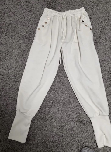NEU Lässige Sweat Hose Onesize weiss goldene Knöpfe Gummizug Taschen