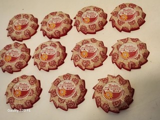 BORDEN'S ELSIE MILK BOTTLE CAPS 11 UNUSED FROM BATON ROUGE LOUISIANA