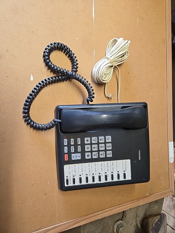 Toshiba DKT3210-S Business Phone