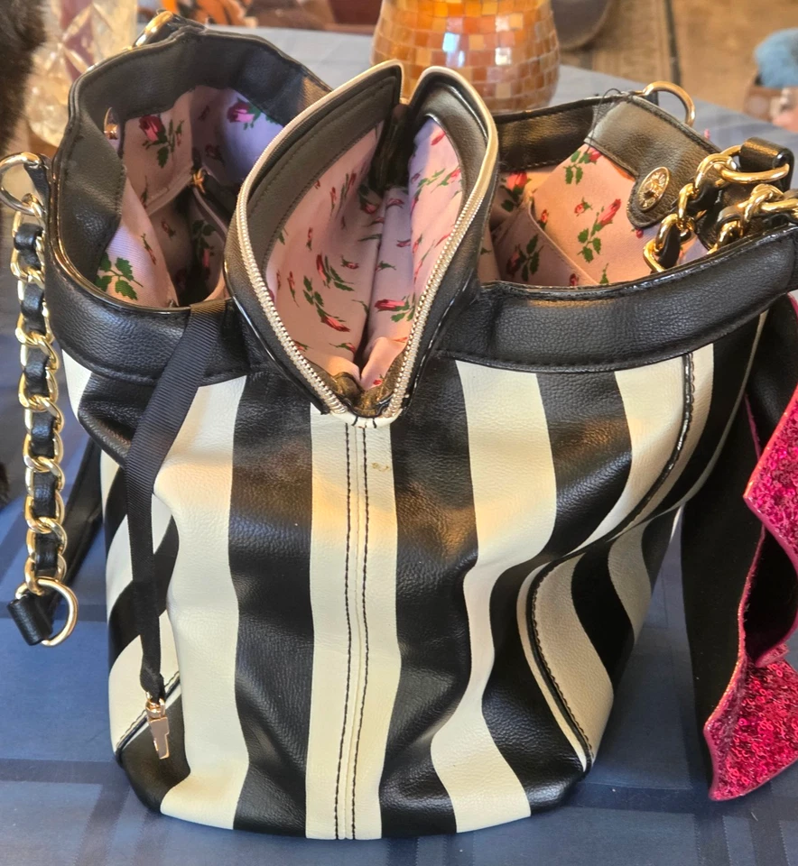 Betsey Johnson Handbag Black And White Stripes with Large Pink Sequins Bow EUC - Image 4 of 4