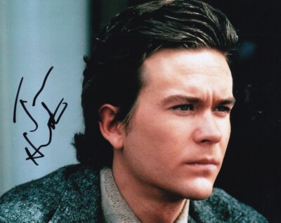 TIMOTHY HUTTON signed Autogramm 20x25cm FALCON AND SNOWMAN in Person autograph