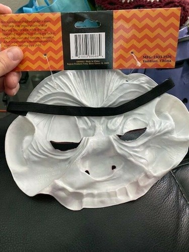 Halloween Mask Dracula Vampire Kids Half Mask Rubber New!!! - Picture 2 of 2