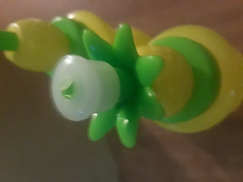 Due (2) NUOVE bottiglie pop top ananas in plastica 9 oz/peso chiaro giallo verde - Foto 6 di 6
