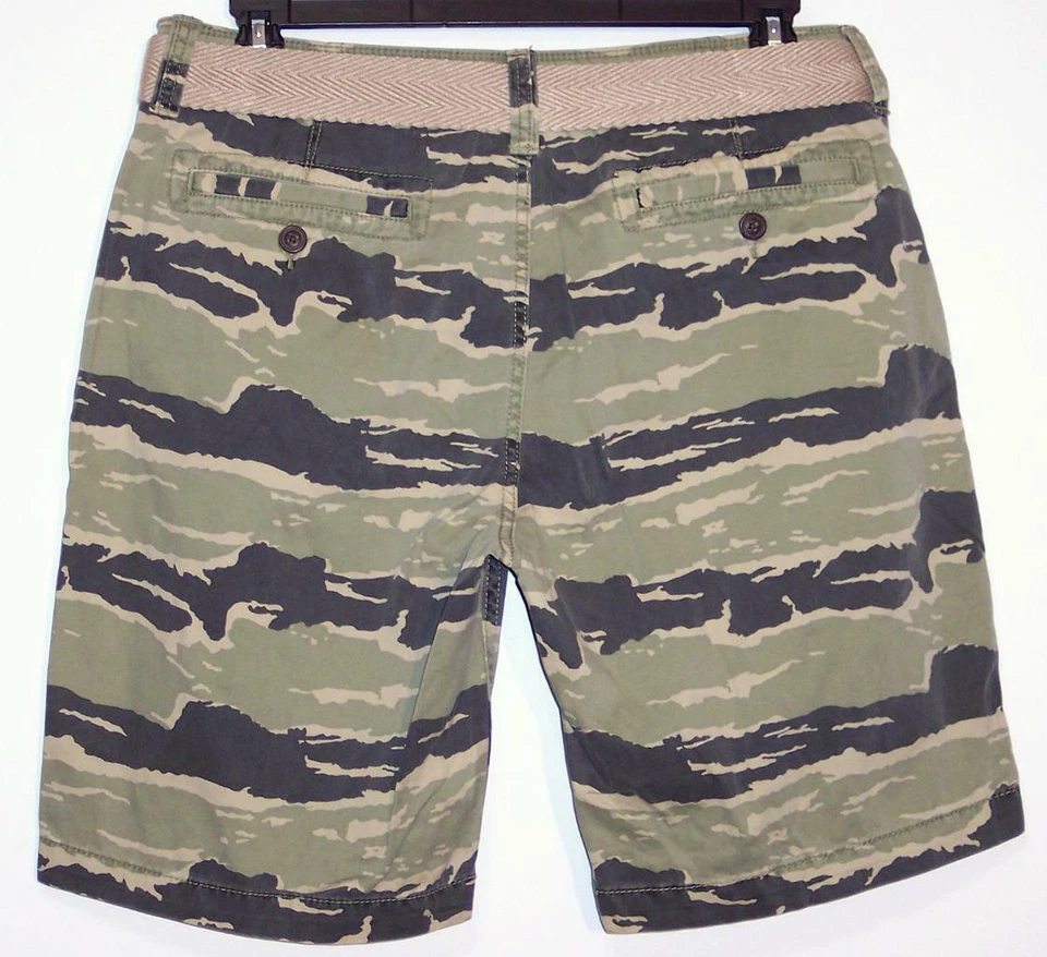 NWT Men's Arizona Classic Fit Belted Shorts Size 30 Tiger Camo 100% Cotton - Image 2 of 3