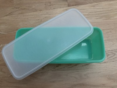 Tupperware Vintage Jadeite Green Celery Keeper Container 892-5