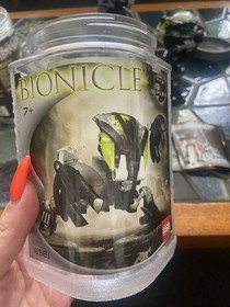 Rare 2002 Lego Bionicle Onua Nuva 8566 Set + Lego Bionicle Nuhvok Set 8561