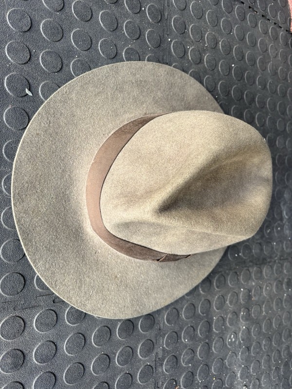 Vintage western  Akubra wide rim Hat Fur Felt with Band Australian cattleman