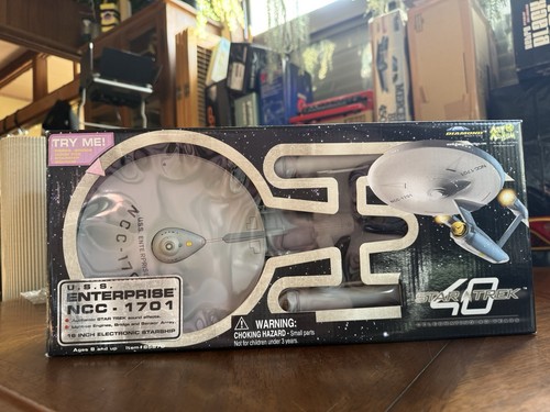 Art Asylum Diamond Select Star Trek Enterprise NCC-1701 Works In Stock - Picture 1 of 24