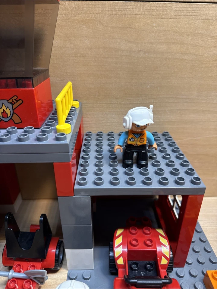 LEGO® DUPLO®Fire Station2-5 | #5601 | Piezas faltantes Año: 2008 Bonus 4x4 Camión Foto 4 de 4