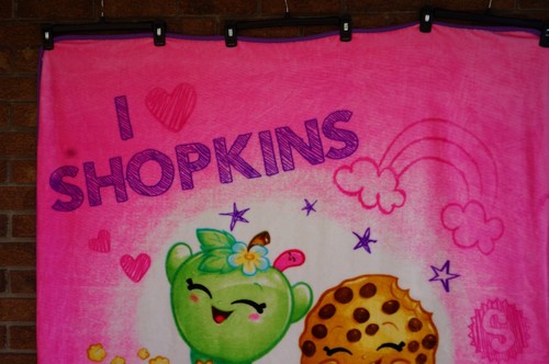 BLANKET Shopkins I LOVE Pink Plush THROW Kids Girls Room Decor Popcorn Cookie - Picture 3 of 12