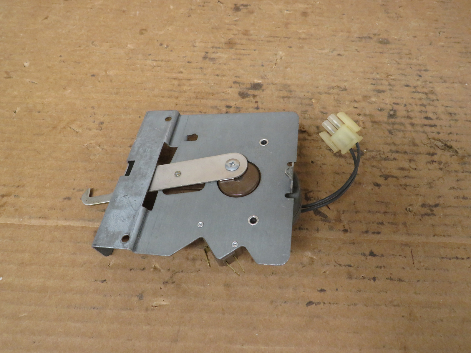 Amana Maytag Wall Oven Door Lock/Latch Assembly Part 74008267 eBay