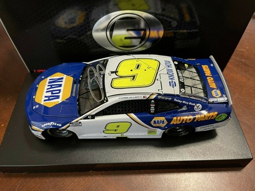 2020 Chase Elliott SIGNED Phoenix & Champion Race Win ELITE car - Picture 3 of 9