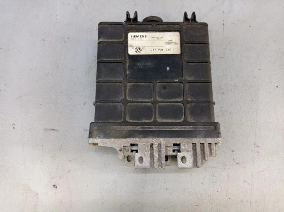 Centralina Motore per VW Golf IV Cabriolet (1E7) 1.6 037906025T - Immagine 2 di 4