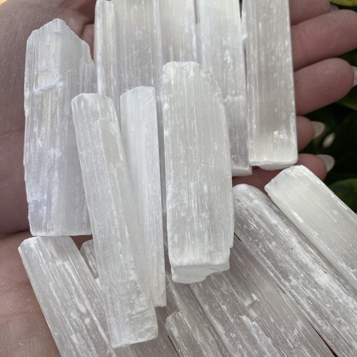 500 Grams of Selenite Mini Logs - Crystal Grids - Natural Rough Wands - Bulk Lot - Picture 4 of 6