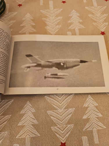 Jane's Pocket Book of Remotely Piloted Vehicles 1977 US edition vintage aircraft - Picture 4 of 5
