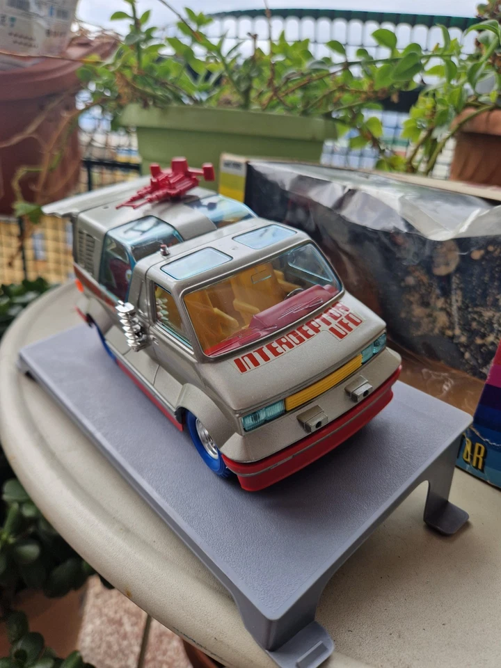 Burago van Ufo interceptor - Immagine 3 di 4