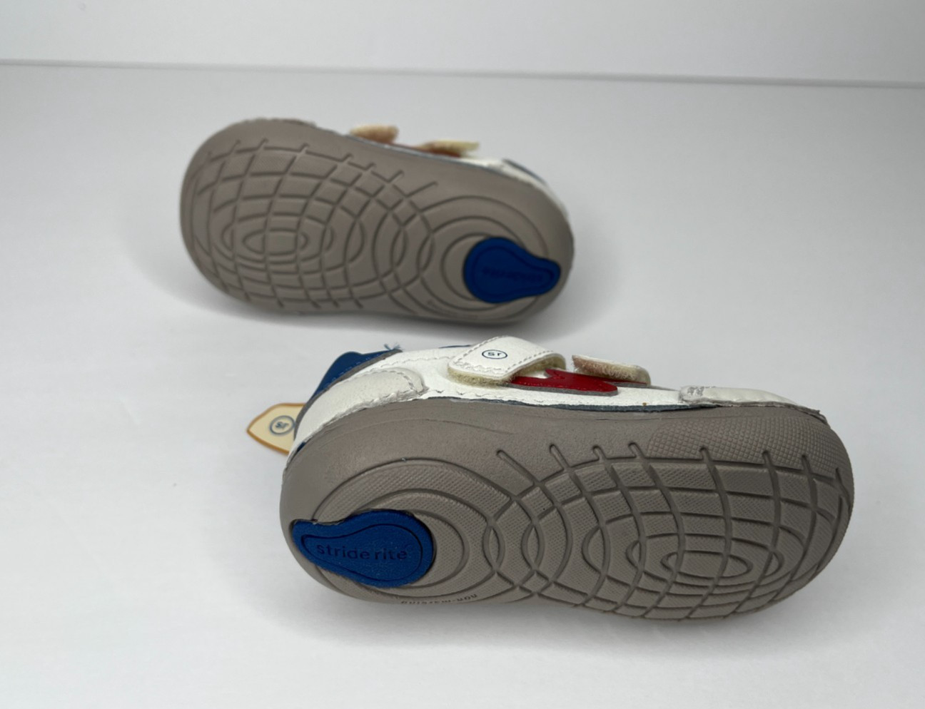 Stride Rite SM Kennedy Leather Sneaker Size 4W NEW White