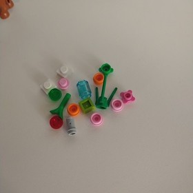 LEGO FRIENDS: Heartlake Vet (3188) missing 1 sticker