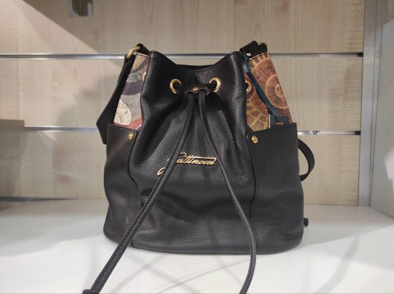 Gattinoni Borsa Buchet Pelle Nera Con Intarsi Planetario 24x26 cm