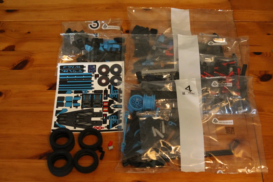 LEGO Technic 42162 Bugatti Bolide Agile Blue, photo 3 sur 5