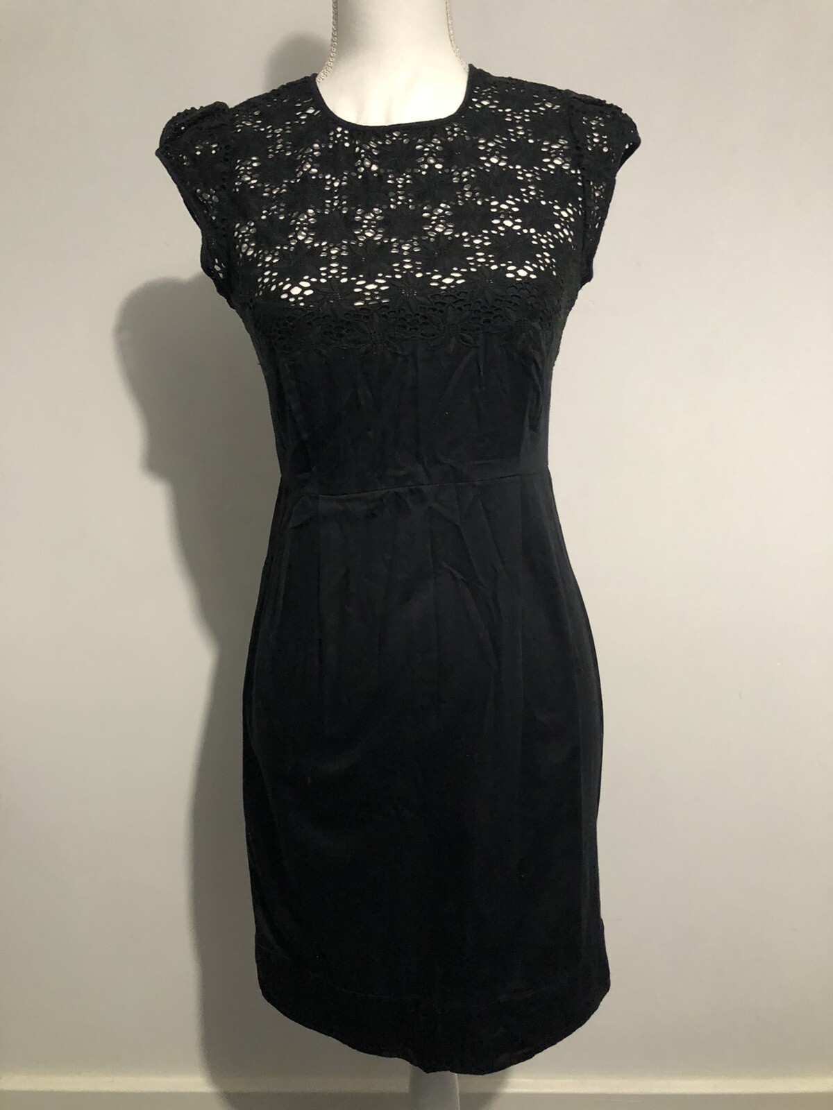 French Connection Navy Sleeveless Dress Size 8 crochet lace detail Womens
