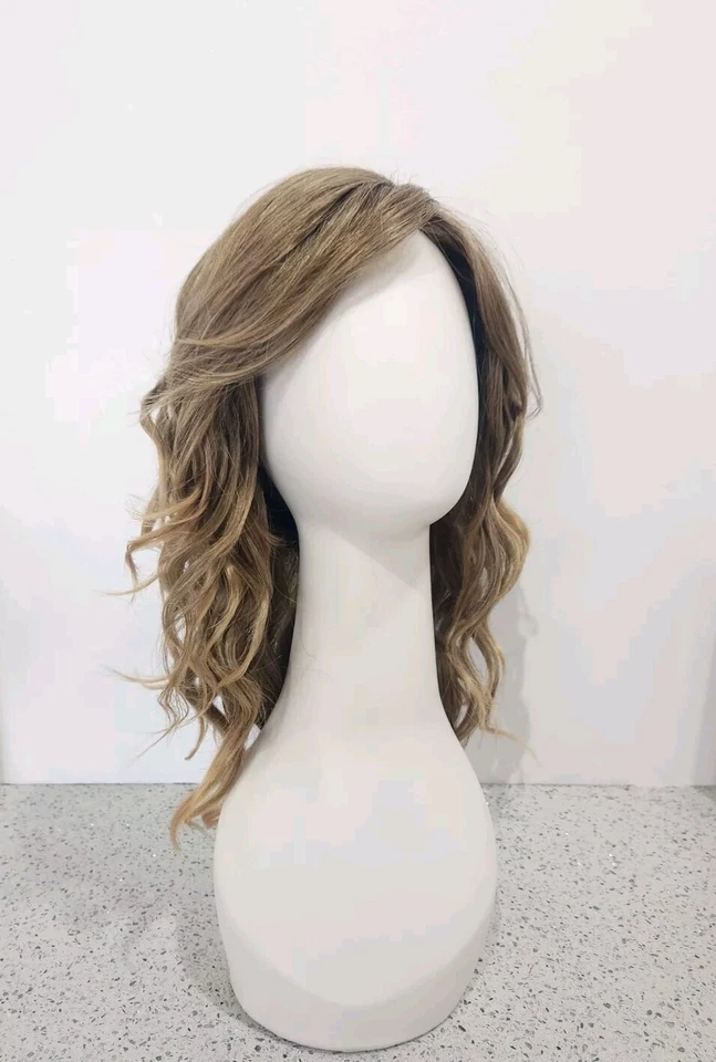 Harper por Henry Margu Encaje Frontal Ondulado 2418GR Marrón Ceniza Claro Dorado Rubio HL RTd Foto 2 de 4