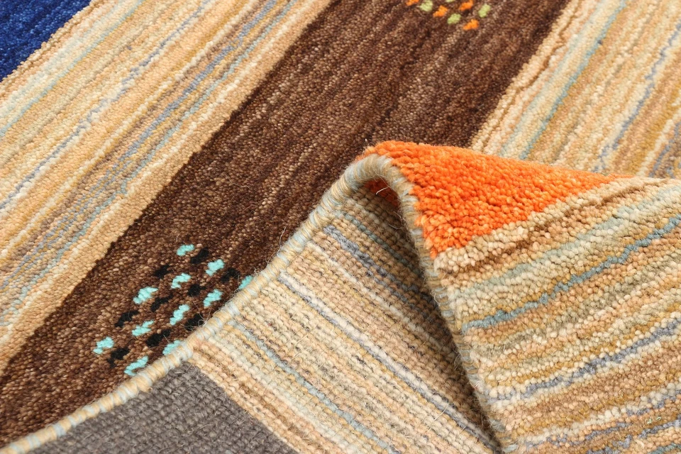 Traditional Hand loomed Oriental Carpet 4'0" x 6'0" Wool Area Rug - Image 4 of 4