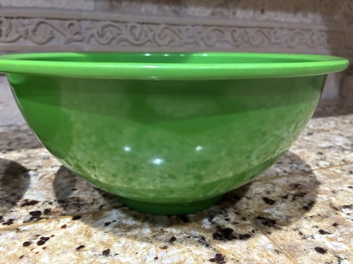 Vintage PMC Texas Ware Avocado Green Round Mixing Bowls Set of 2 8” 10” - Picture 7 of 11