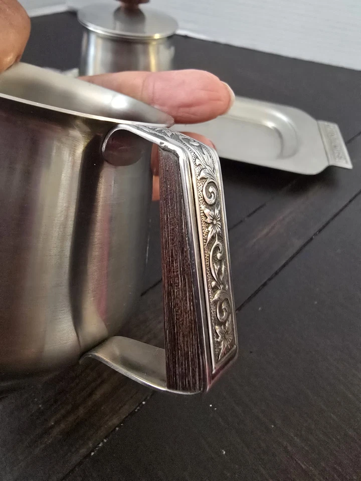 Azucarero, crema y bandeja vintage International Decantor de acero inoxidable 18-8 Foto 4 de 4