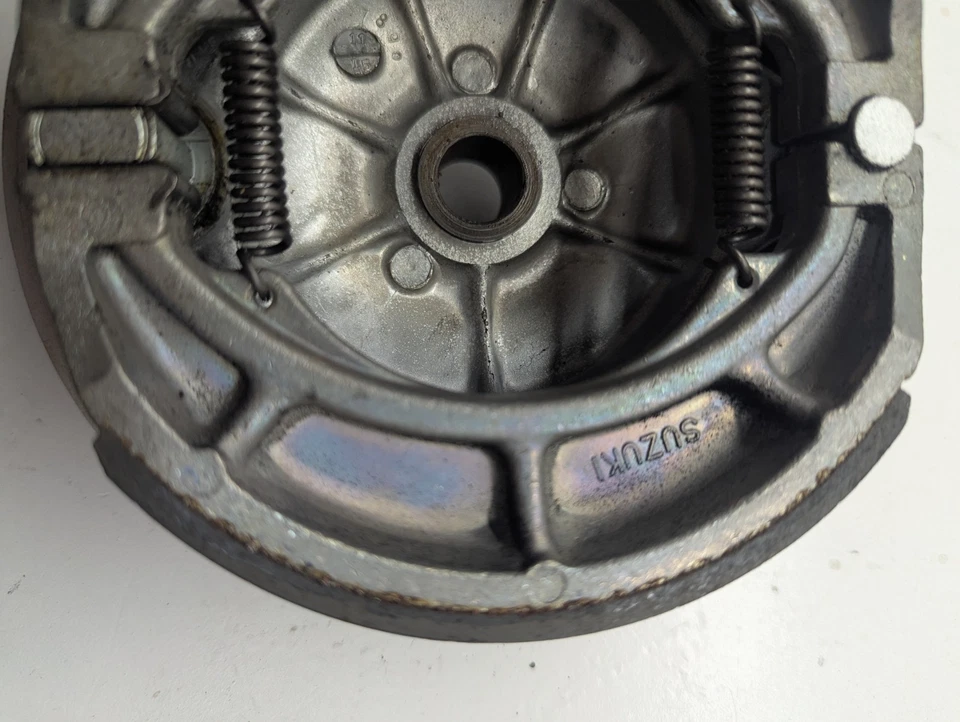 Brazo pivote freno tambor trasero Suzuki Gz250 1999-2012 OEM 1999-2012 Foto 4 de 4