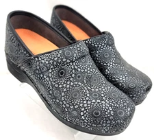 Dansko Tooled Slip-On Stapled Professional Clog Shoes Euro 40 Women's US 9.5