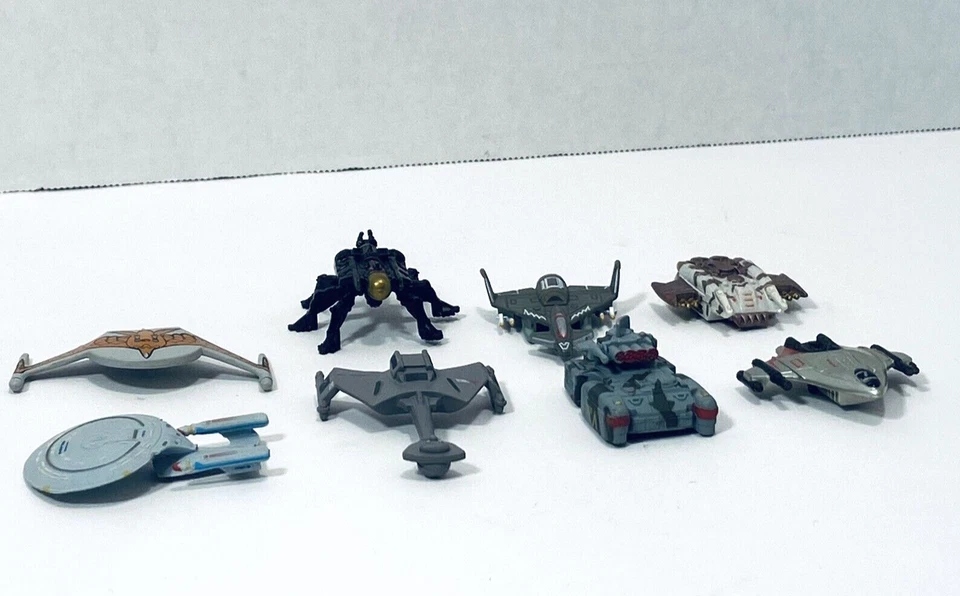 Micro Máquinas Galoob, Galaxy Voyager y Star Trek Mini Naves Juguetes de 2" de colección Foto 2 de 4