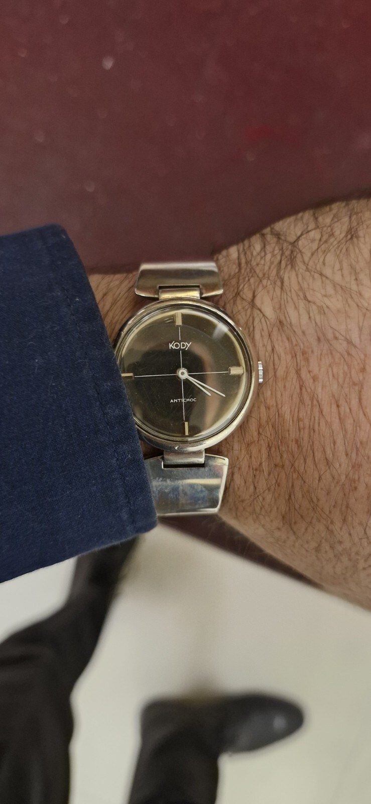 Montre vintage Kody en argent massif pour look rétro unique