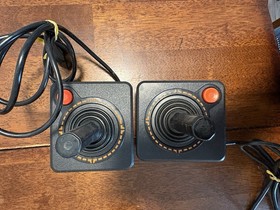 ATARI 2600 Woody With Box And Controllers. Tested. Read Description!