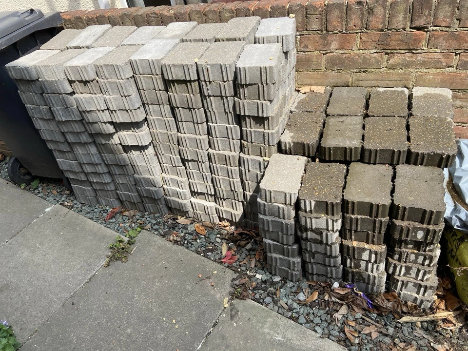 300 Einfahrtsblöcke