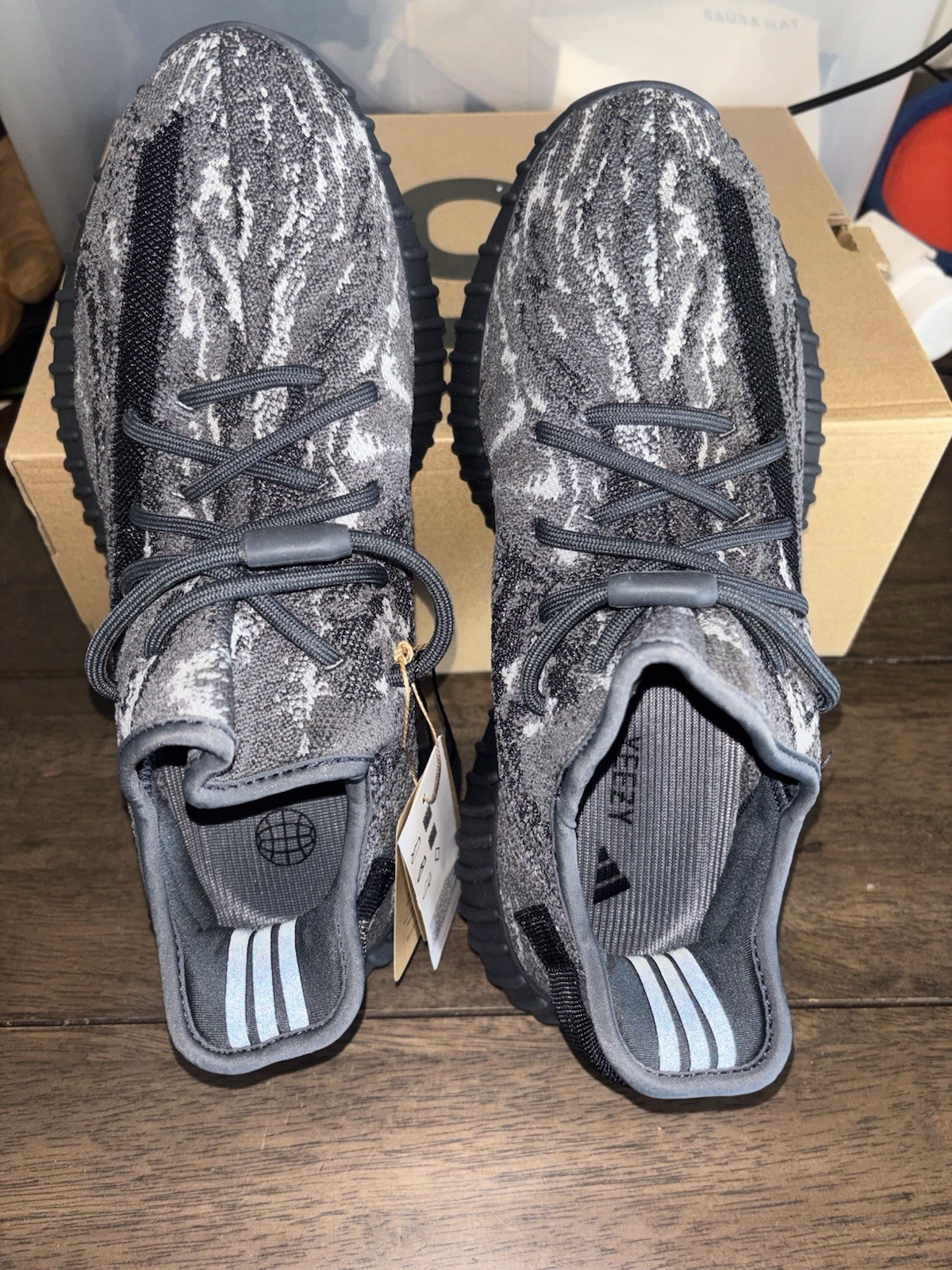 Size 8.5 - adidas Yeezy Boost 350 V2 Low MX Dark Salt thumbnail 4