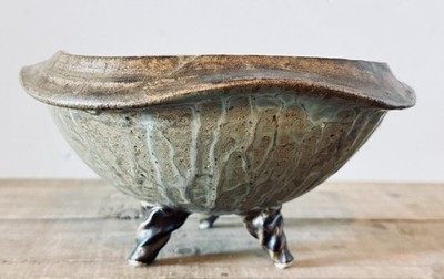 Handmade Studio Pottery Bowl Tripod Footed Flared Irregular Rim Drip Glaze 7 
