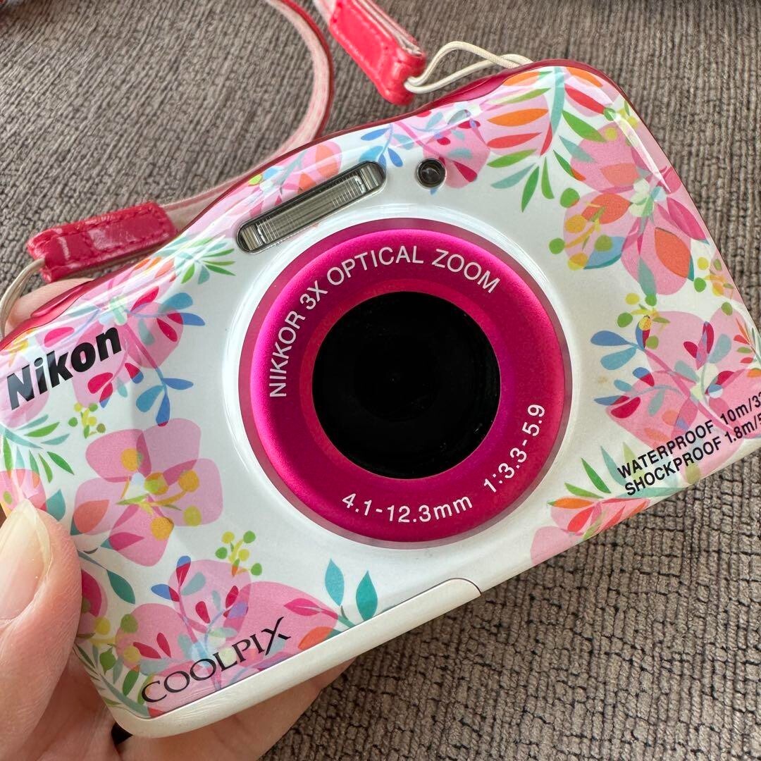Nikon Coolpix W150 Waterproof Flower Digital Camera Pink