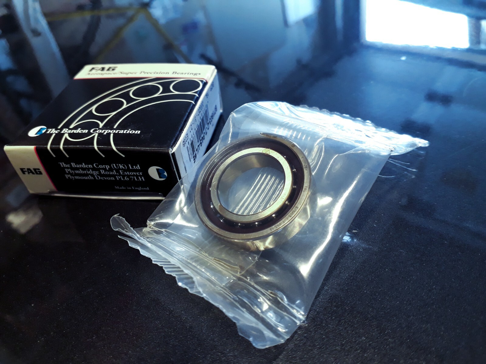 Roulement a bille FAG B71903-C-T-P4S-UL pour reparation moyeu roue moto et velo
