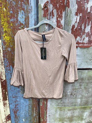 Sacred Threads Two Tone Top BNWT OS (218583
