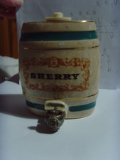 Vintage Wade Royal Victoria Ceramic Sherry Barrel  
